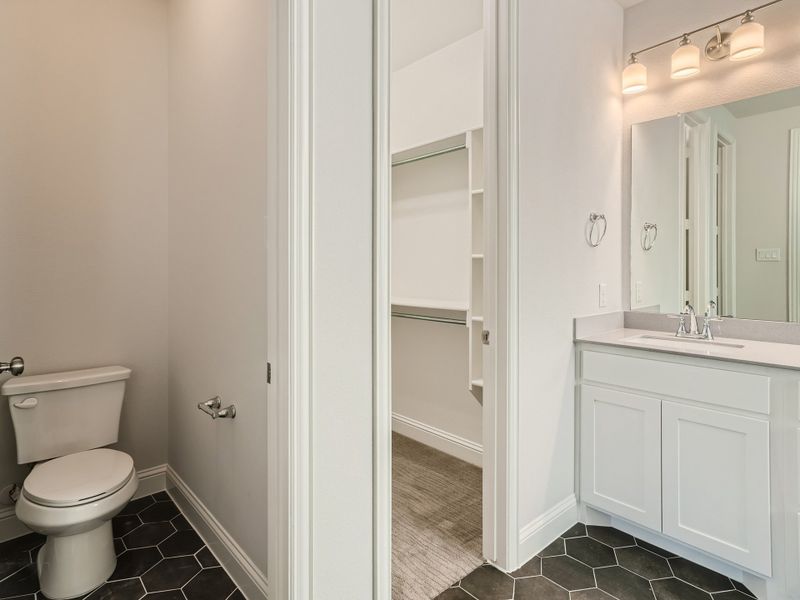 Plan 1401 Main Bathroom Representative Photo