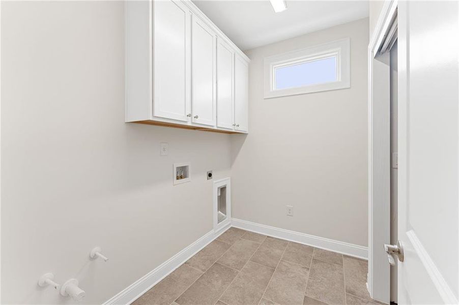 Spacious, unfurnished interior of a new home in The Courtyards at Bailey Farms, Dacula (Image 15).