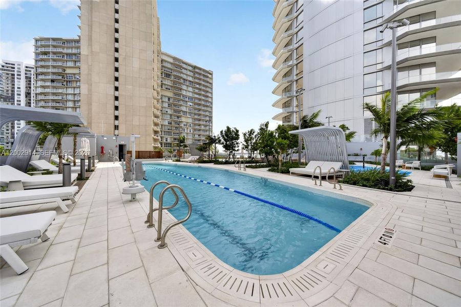 Condo located in Miami, FL showcasing its design and architecture (Image 31).