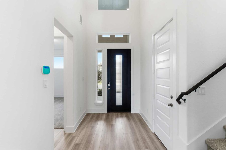 Spacious, unfurnished interior of a new home in Buffalo Crossing, Cibolo (Image 19).