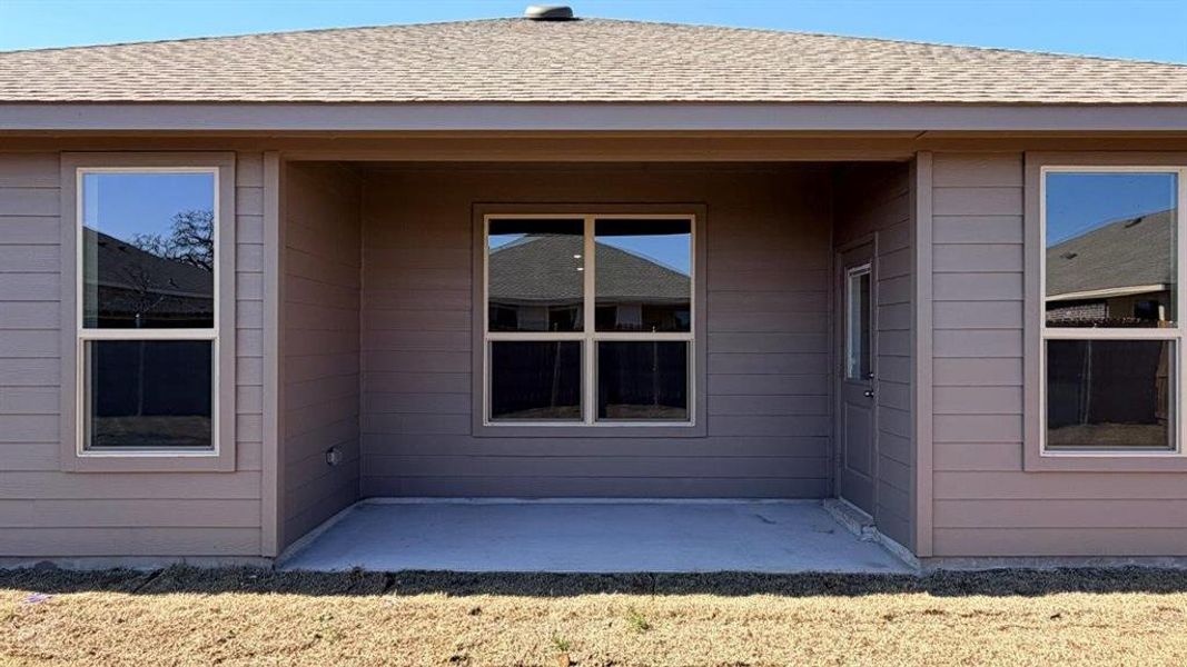 Exterior details and patio area of a home in Lankford Farms, Cleburne (Image 3).