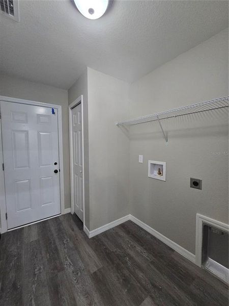 Spacious, unfurnished interior of a new home in , Ocklawaha (Image 33). Spacious, unfurnished interior of a new home in , Ocklawaha (Image 33).