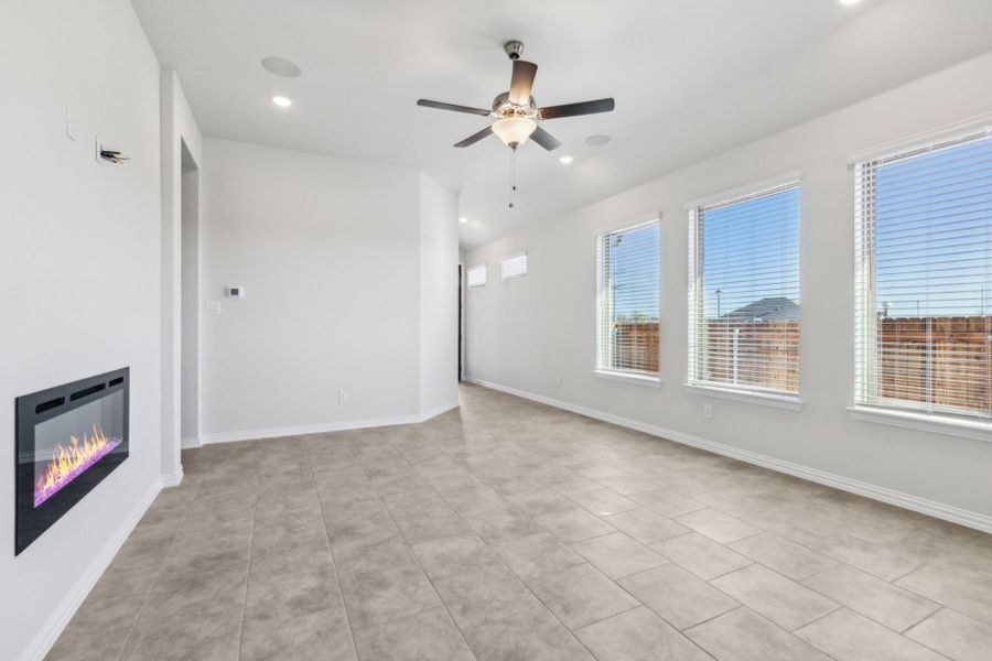Spacious, unfurnished interior of a new home in Avondale, Fate (Image 14). Spacious, unfurnished interior of a new home in Avondale, Fate (Image 14).