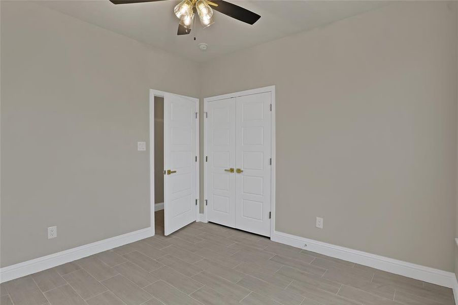 Spacious, unfurnished interior of a new home in , Granbury (Image 25).