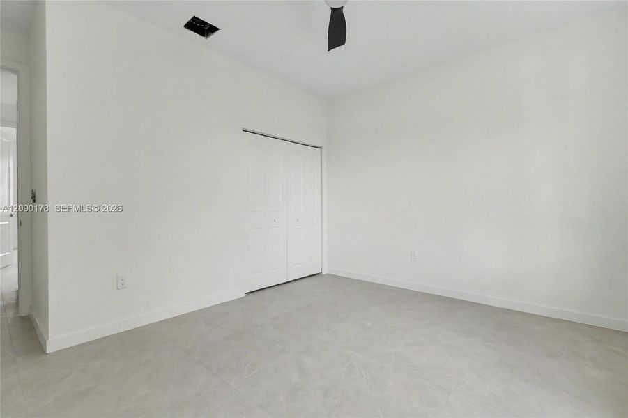Spacious, unfurnished interior of a new home in , Oakland Park (Image 29).