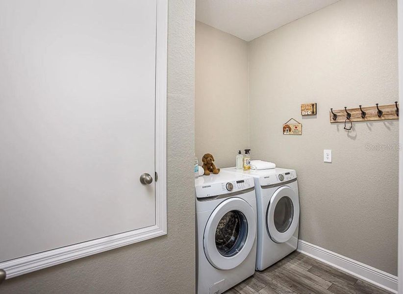 Image 27 of a home in Oakstone Farms.