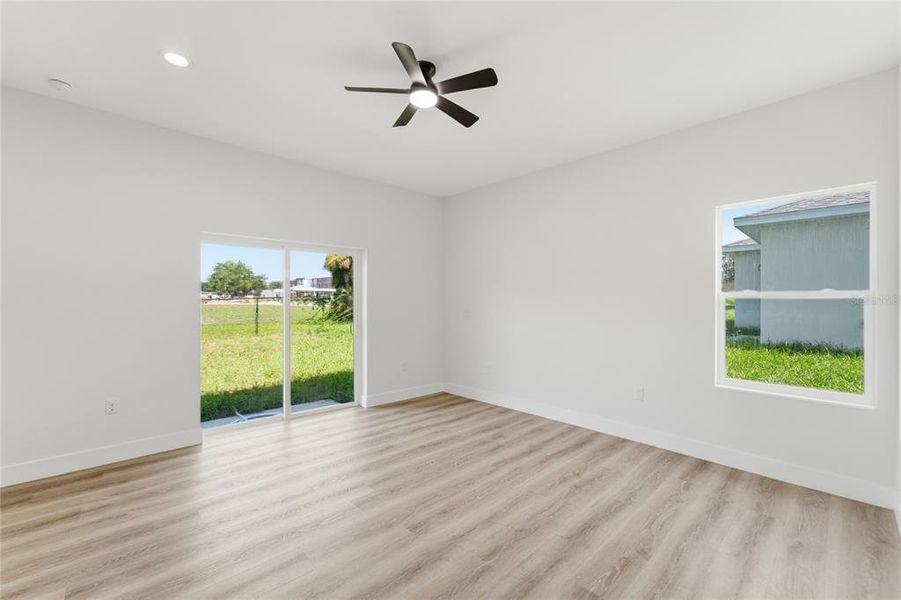 Spacious, unfurnished interior of a new home in , Leesburg (Image 17).