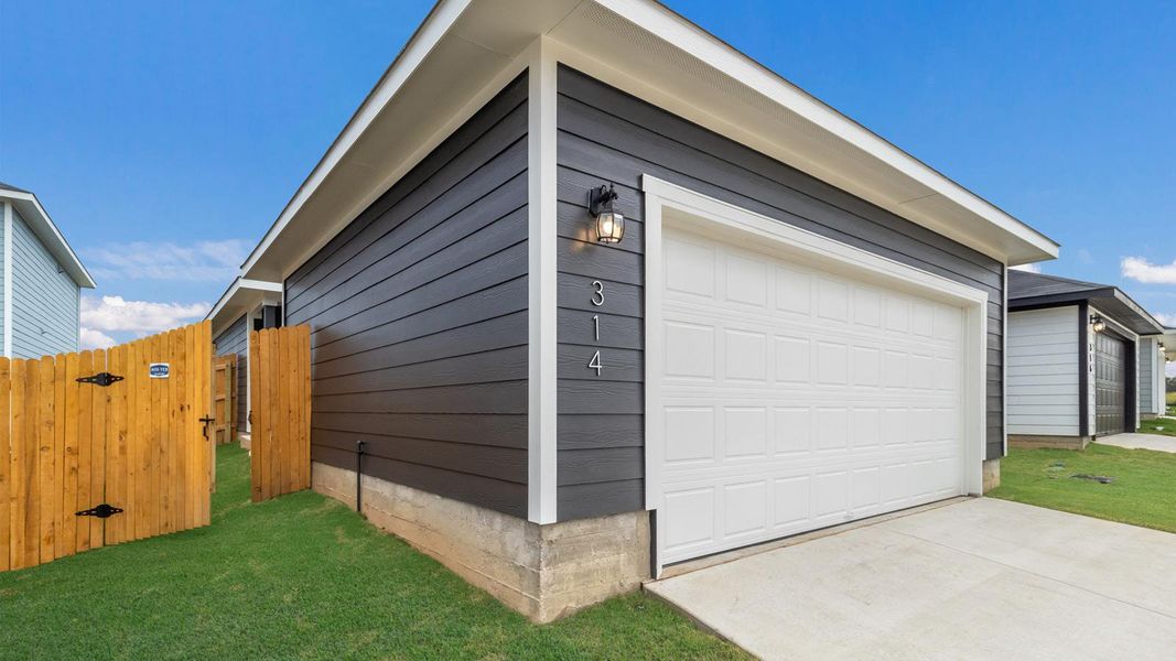 Exterior details and patio area of a home in Valverde, Bastrop (Image 4). Exterior details and patio area of a home in Valverde, Bastrop (Image 4).