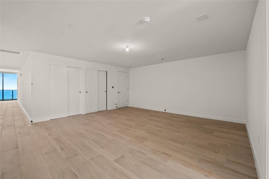 Spacious, unfurnished interior of a new home in , Pompano Beach (Image 37).