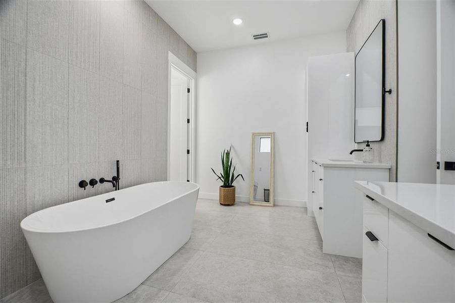 Furnished interior view inside a new home in , Port Charlotte (Image 9).