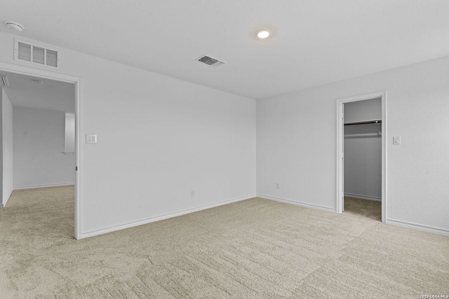 Spacious, unfurnished interior of a new home in Nopal Valley, San Antonio (Image 35). Spacious, unfurnished interior of a new home in Nopal Valley, San Antonio (Image 35).