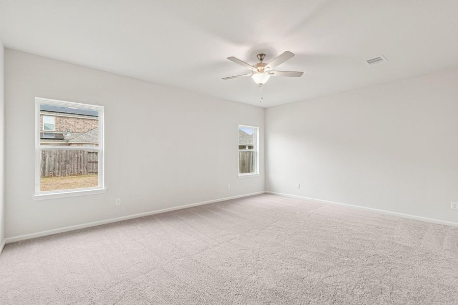 Spacious, unfurnished interior of a new home in Sierra Vista, Rosharon (Image 31).
