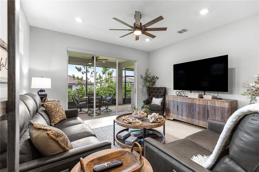 Furnished interior view inside a new home in Del Webb Stone Creek, Ocala (Image 8).