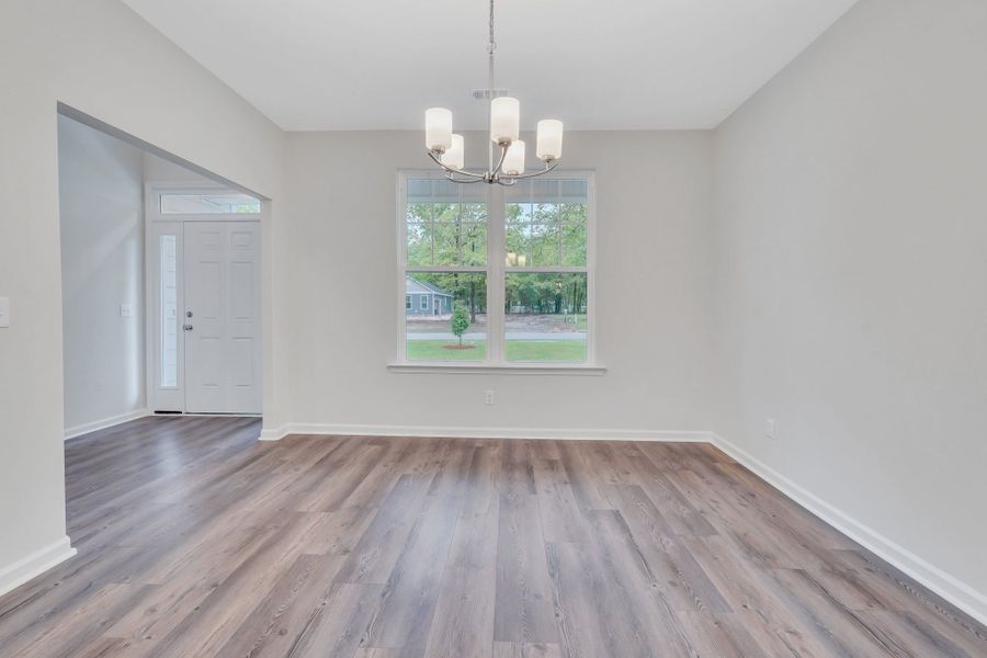 Spacious, unfurnished interior of a new home in NorthShore on the St. Marys River, Kingsland (Image 18).