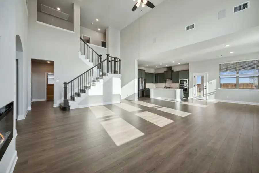 Spacious, unfurnished interior of a new home in Las Lomas, Forney (Image 7). Spacious, unfurnished interior of a new home in Las Lomas, Forney (Image 7).