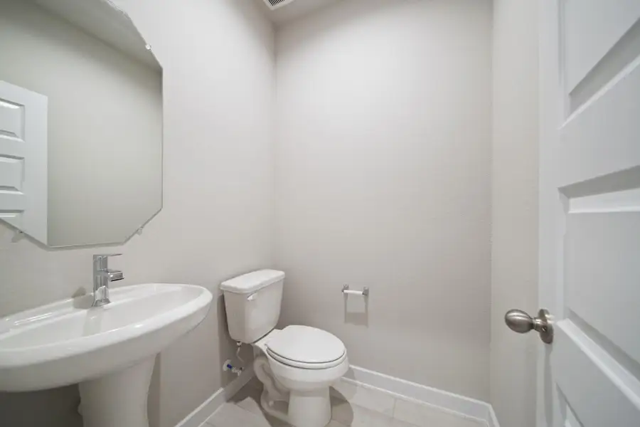 Furnished interior view inside a new home in Barton Creek Ranch, Conroe (Image 5). Furnished interior view inside a new home in Barton Creek Ranch, Conroe (Image 5).