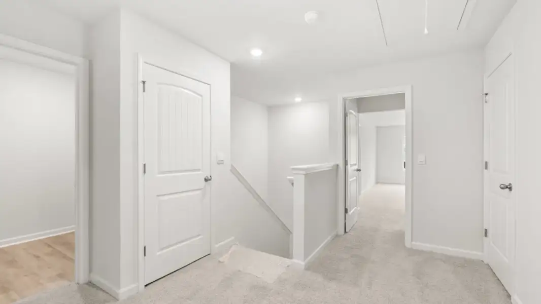 Spacious, unfurnished interior of a new home in Hughes Court, Dawsonville (Image 18).
