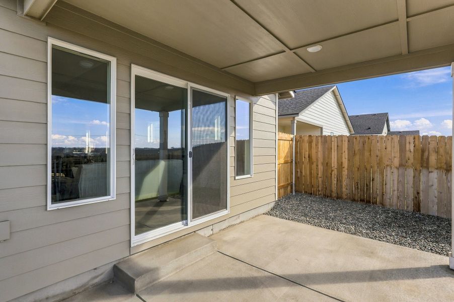 Exterior details and patio area of a home in Upland Meadows, Hermiston (Image 28).