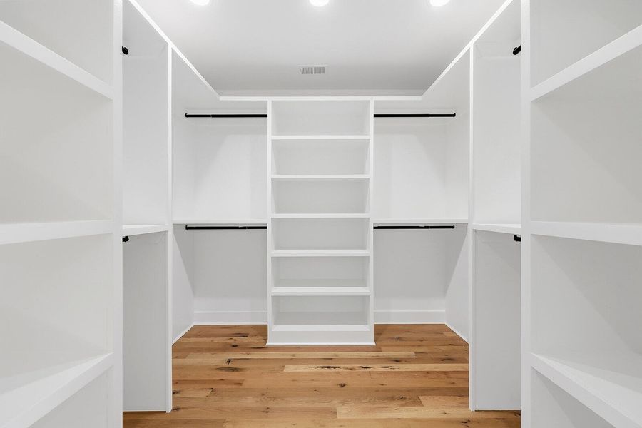 Spacious, unfurnished interior of a new home in , Seabrook (Image 66).