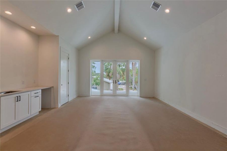 Spacious, unfurnished interior of a new home in , Tampa (Image 61). Spacious, unfurnished interior of a new home in , Tampa (Image 61).