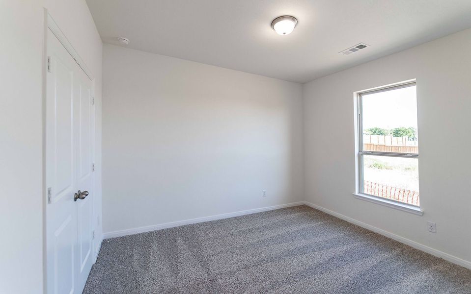 Spacious, unfurnished interior of a new home in La Terra, Celina (Image 36).