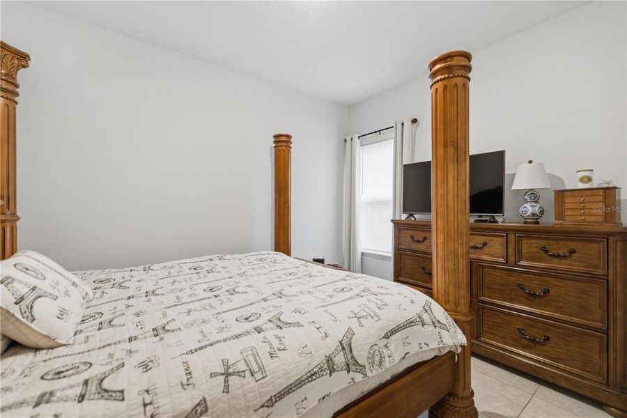 Furnished interior view inside a new home in , Ocala (Image 9).