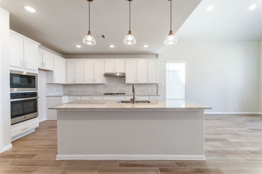 Furnished interior view inside a new home in Lago Mar, Texas City (Image 5).
