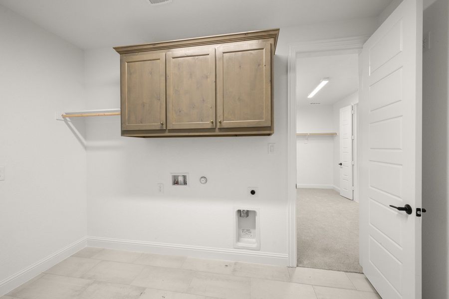 Spacious, unfurnished interior of a new home in Redden Farms, Midlothian (Image 21).