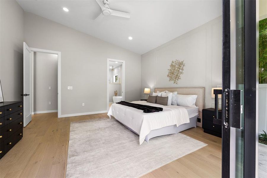 Furnished interior view inside a new home in , Orlando (Image 41).