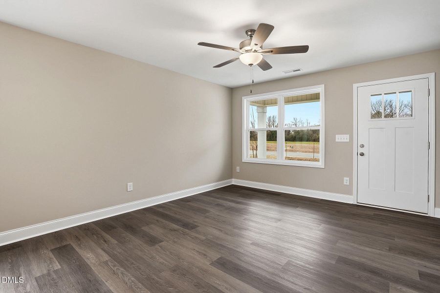 11-web-or-mls-248 Rae St-19