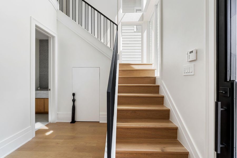 Spacious, unfurnished interior of a new home in , Houston (Image 30).