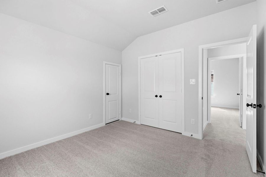 Spacious, unfurnished interior of a new home in Meridiana 40', 65', Iowa Colony (Image 14).