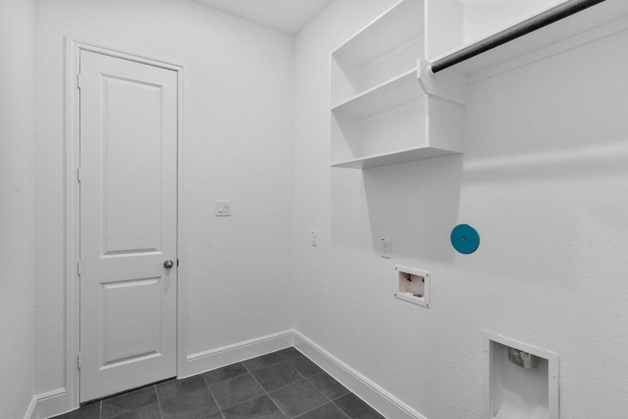 Spacious, unfurnished interior of a new home in Colton, Montgomery (Image 28).