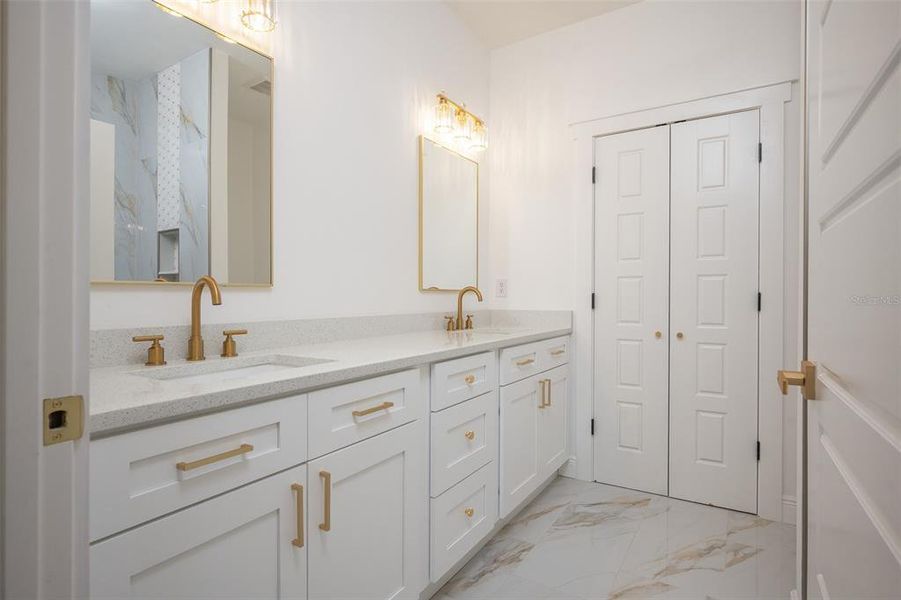 Spacious, unfurnished interior of a new home in , Williston (Image 14).