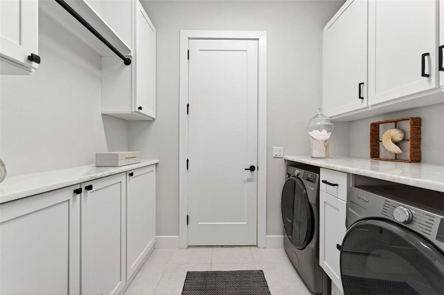 Furnished interior view inside a new home in , Venice (Image 48).