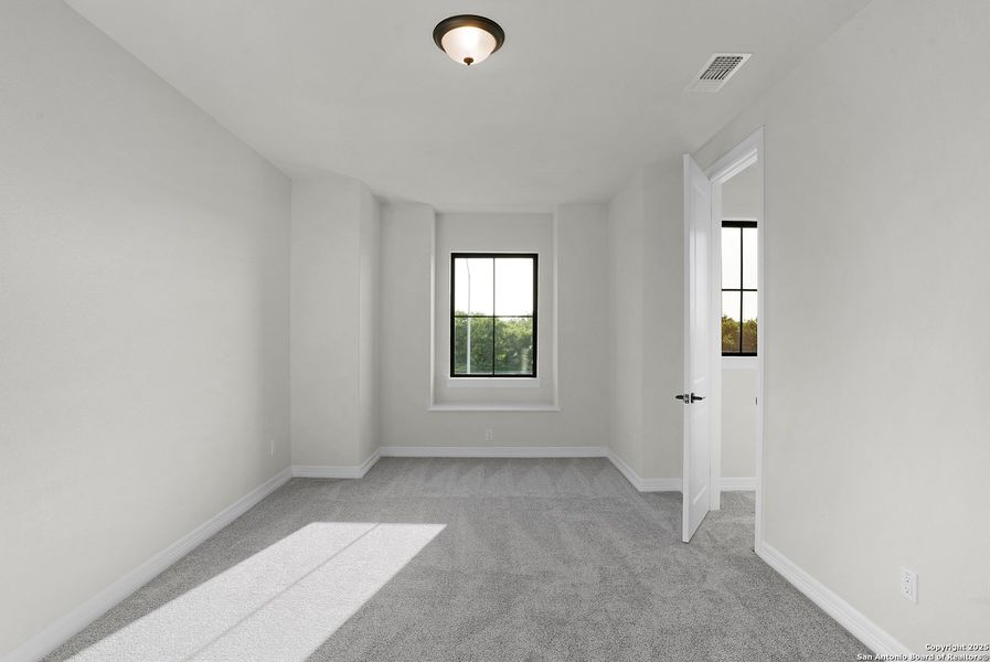 Spacious, unfurnished interior of a new home in Nolte Farms, Seguin (Image 47).