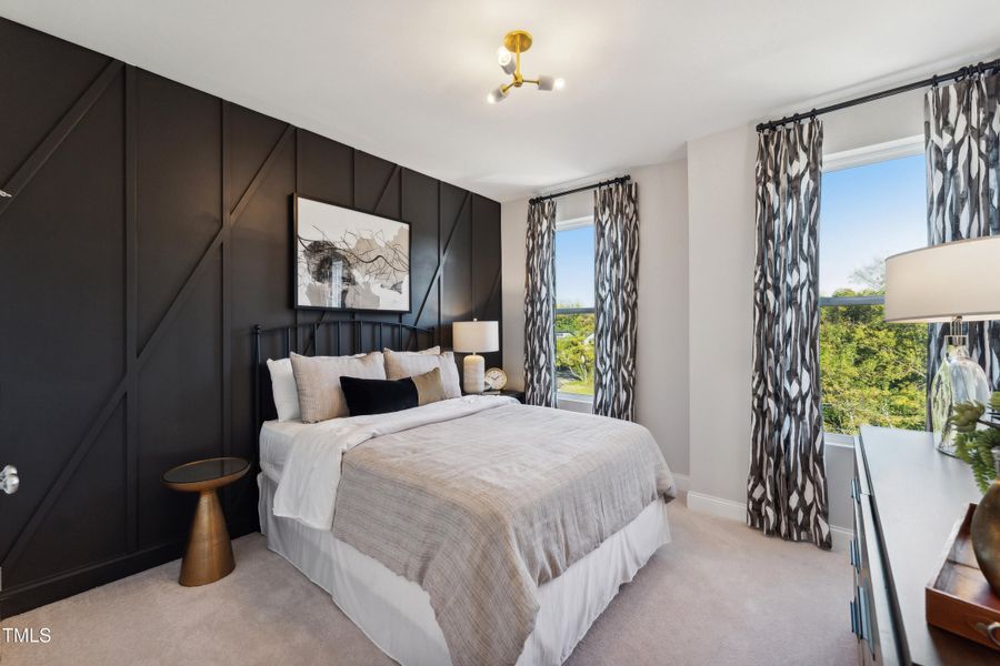 P_RAL_GRY_Julianne_INT_BD2_1