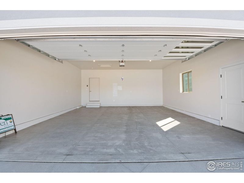 Spacious, unfurnished interior of a new home in , Loveland (Image 20).