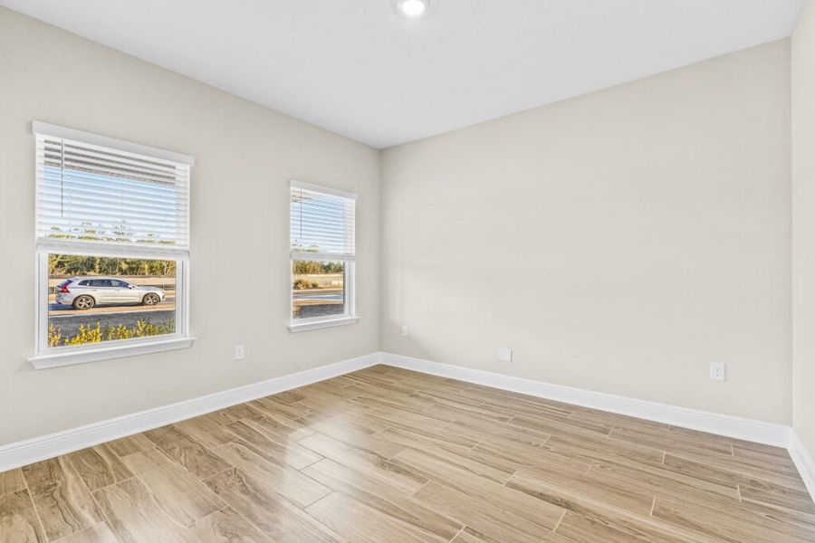 Spacious, unfurnished interior of a new home in Lake Merial, Panama City (Image 16).