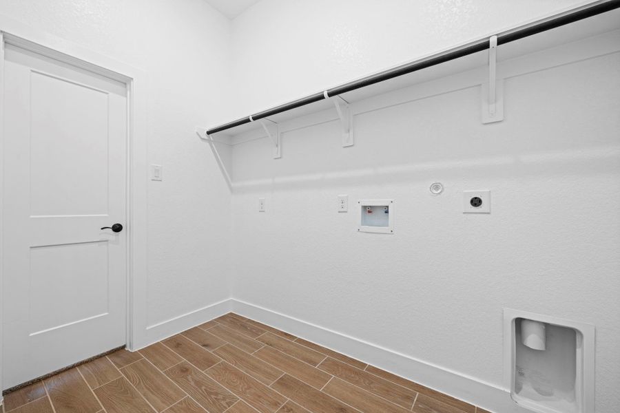 Spacious, unfurnished interior of a new home in Jubilee Chateau, Hockley (Image 20). Spacious, unfurnished interior of a new home in Jubilee Chateau, Hockley (Image 20).