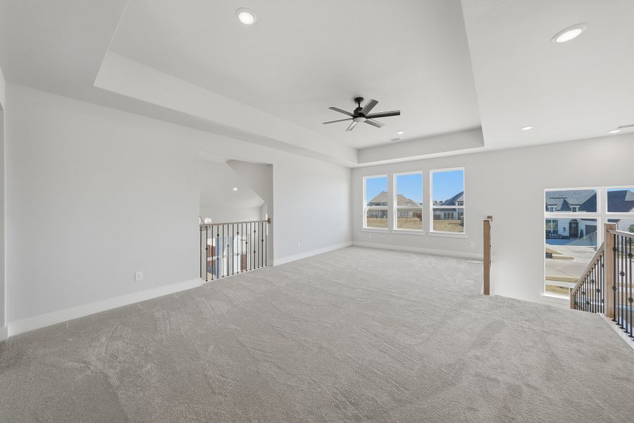 Spacious, unfurnished interior of a new home in Quail Hollow, Rockwall (Image 38).