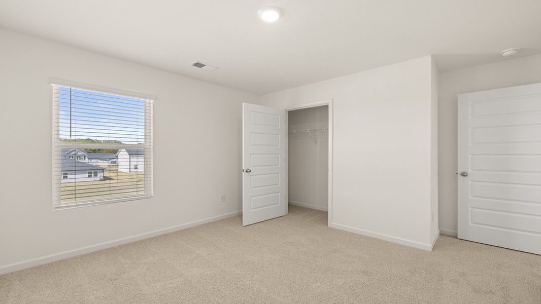 Spacious, unfurnished interior of a new home in Twin Lakes, Hoschton (Image 35).