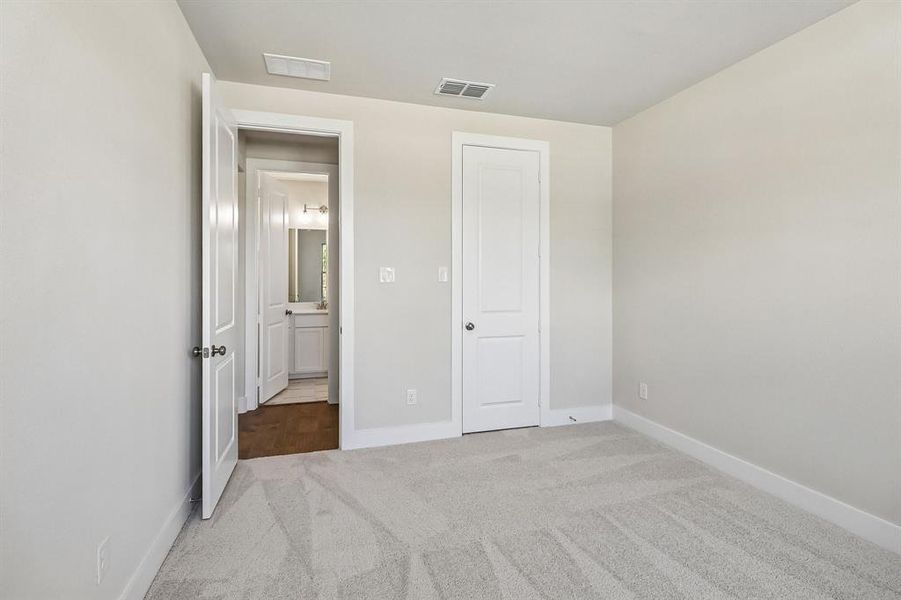 Spacious, unfurnished interior of a new home in Lilyana, Celina (Image 16).