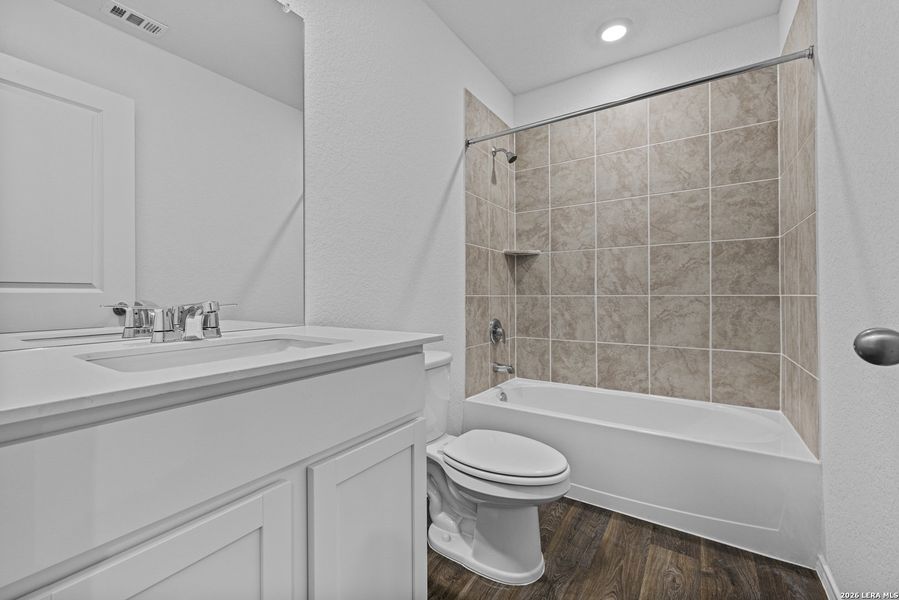 Furnished interior view inside a new home in Avenida, Converse (Image 5).