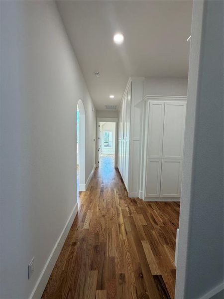Spacious, unfurnished interior of a new home in , Granbury (Image 20). Spacious, unfurnished interior of a new home in , Granbury (Image 20).