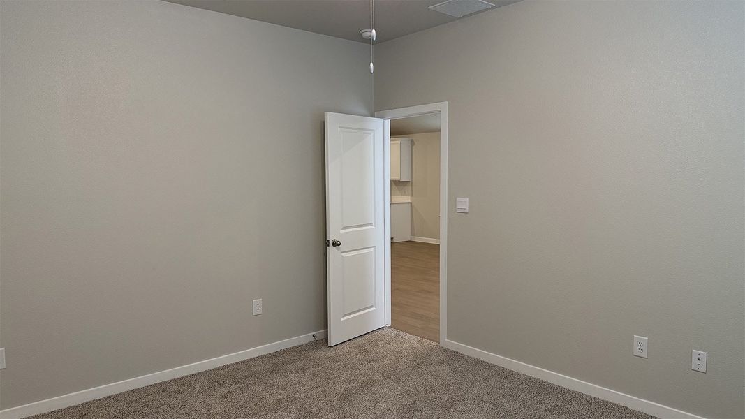 Spacious, unfurnished interior of a new home in London Towne, Corpus Christi (Image 19).