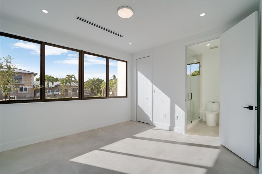 Spacious, unfurnished interior of a new home in , Miami (Image 20). Spacious, unfurnished interior of a new home in , Miami (Image 20).