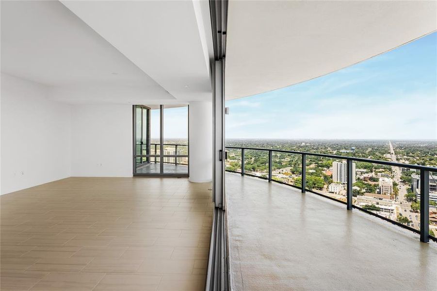 Spacious, unfurnished interior of a new home in , St. Petersburg (Image 19). Spacious, unfurnished interior of a new home in , St. Petersburg (Image 19).
