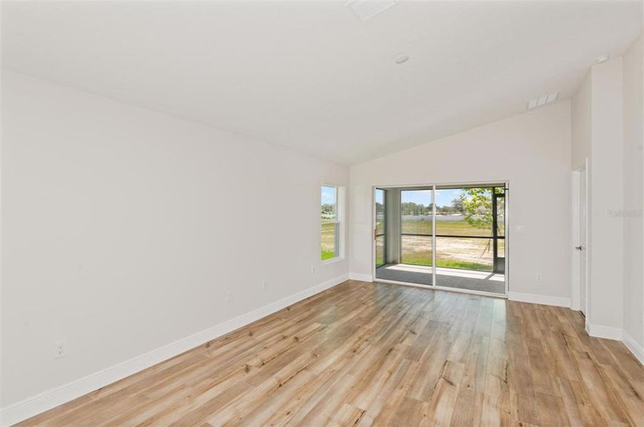 Spacious, unfurnished interior of a new home in Cherrywood Preserve, Ocala (Image 16).