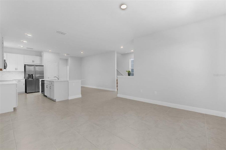 Spacious, unfurnished interior of a new home in , St. Cloud (Image 40).